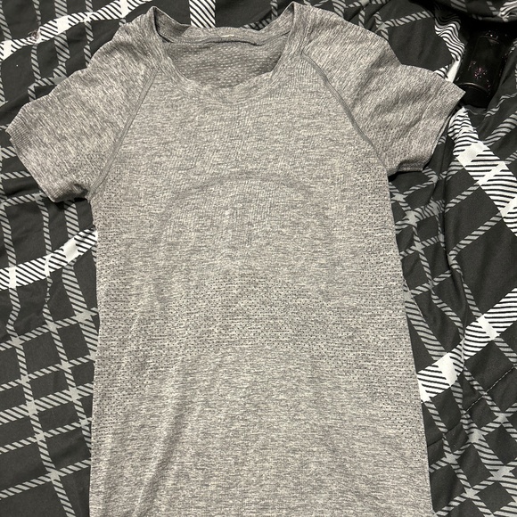 lululemon athletica Tops - Swiftly Tech Short-Sleeve Shirt 2.0 Hip Length